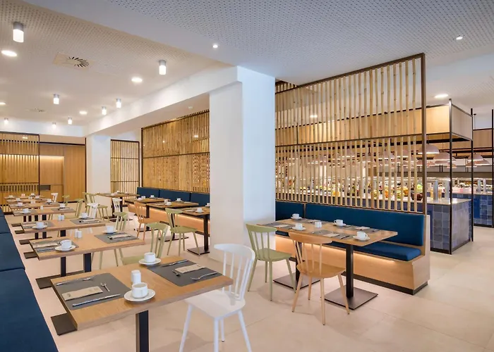 Barcelo Lanzarote Active מלון קוסטה טגוויסה