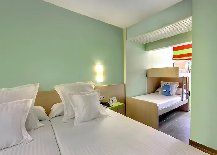 Barcelo Lanzarote Active מלון קוסטה טגוויסה